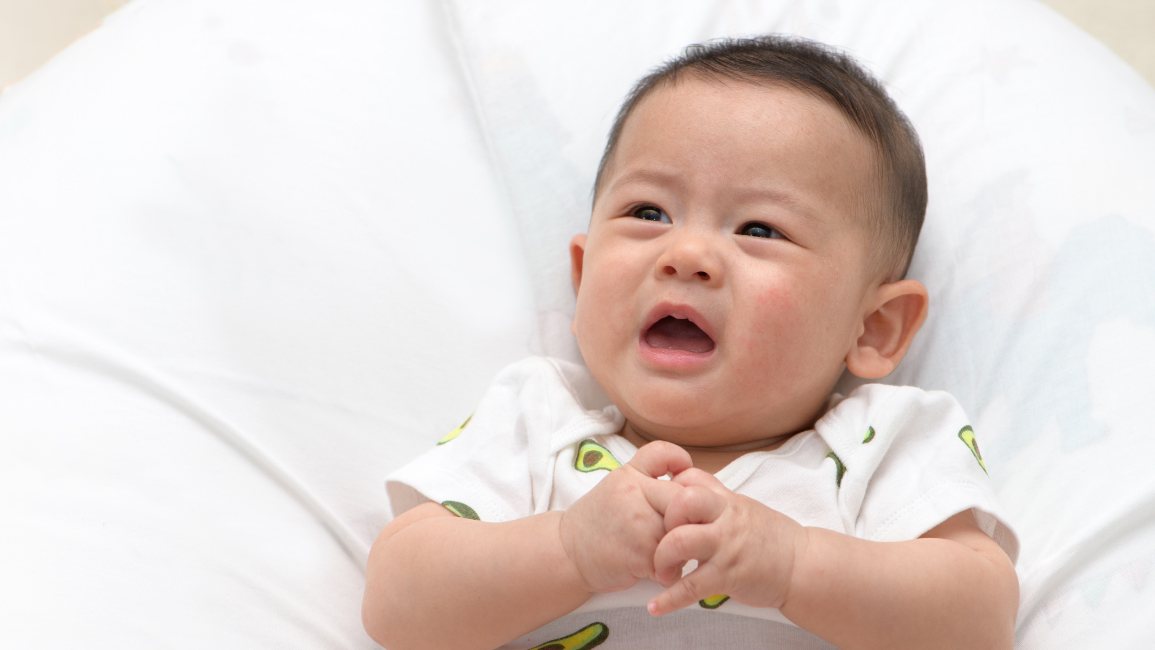 เด็กร้องไห้ไม่มีสาเหตุ สัญญาณเตือนภาวะโคลิกในเด็กเล็ก