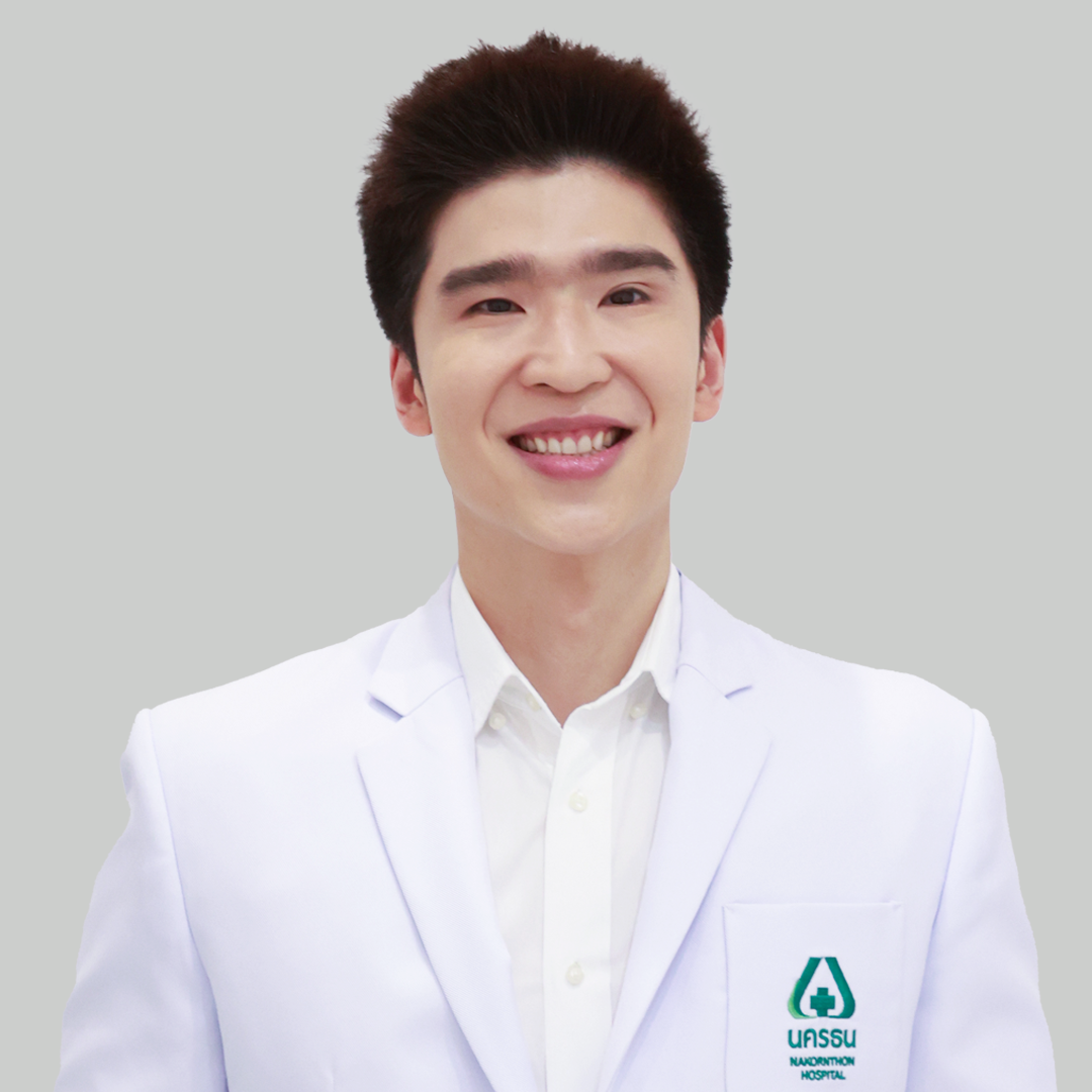 นพ.รุ่งโรจน์ เบญจรัตนภาคี